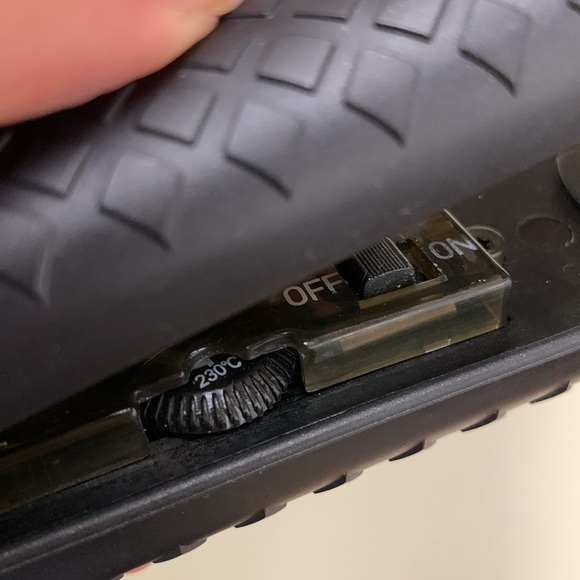 Hair Straightener with storing pouch - Picture 5 of 6